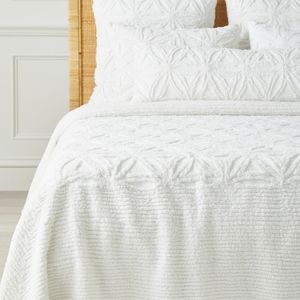 BNWT - Marion Bedspread - K/KC - White